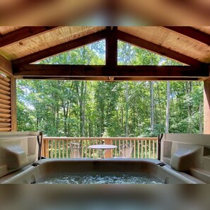 Tina de hidromasaje al aire libre