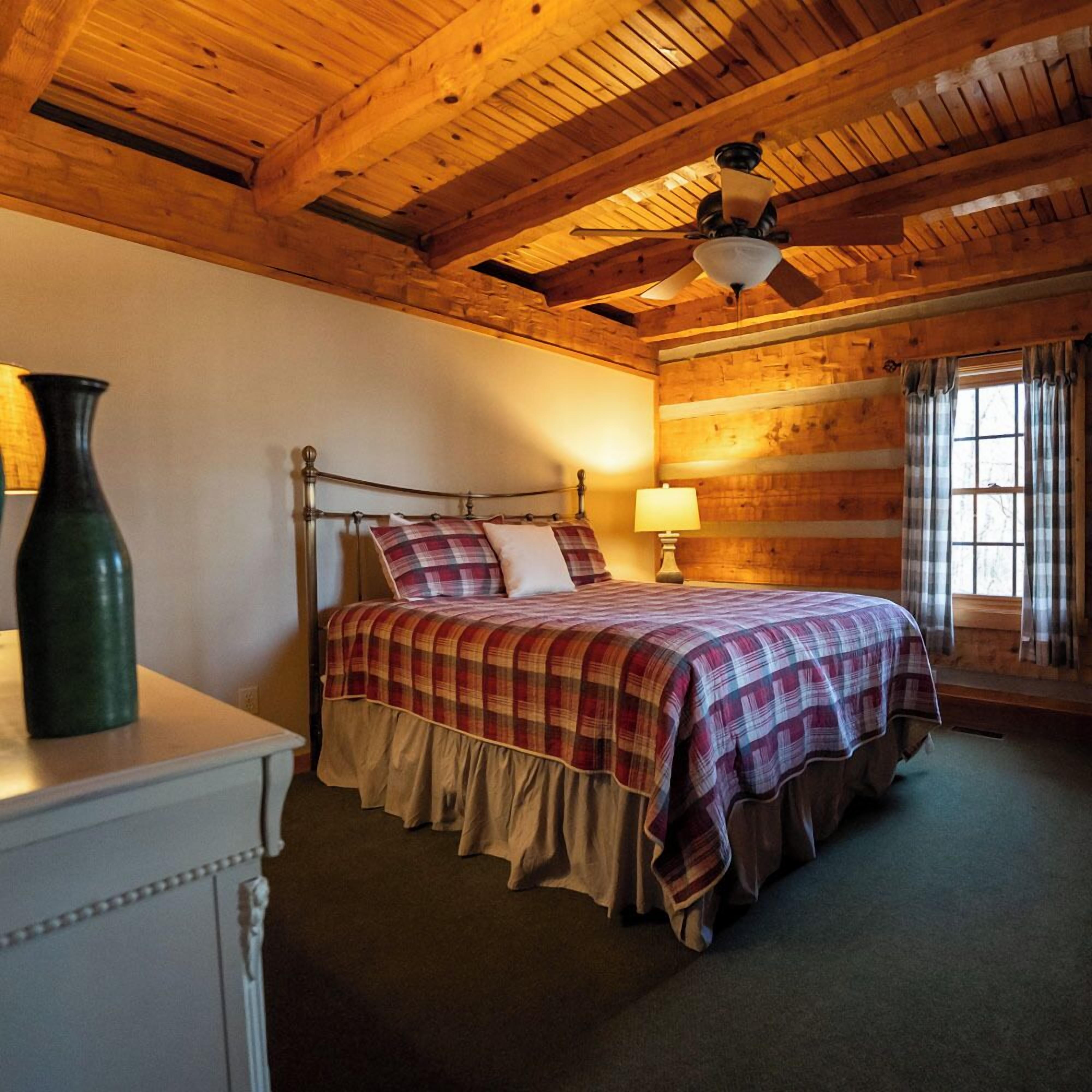 3 bedrooms, internet, bed sheets