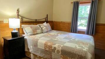 2 bedrooms, internet, bed sheets