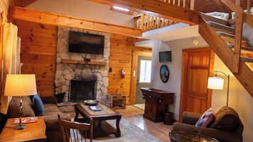 Smart TV, fireplace, DVD player