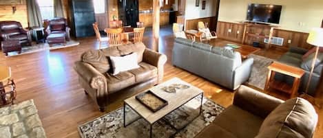 Smart TV, fireplace, DVD player