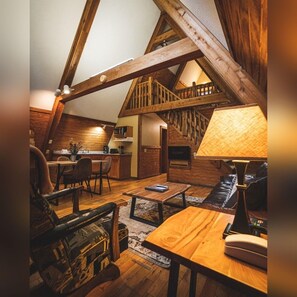 Smart TV, fireplace, DVD player - A-Frame #16 - Hosted by The Chalets (Logan)