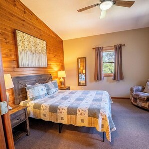 7 عدّة غرف نوم وخدمة الإنترنت وملاءات أسرّة