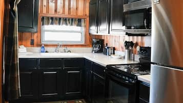 Fridge, microwave, oven, coffee/tea maker