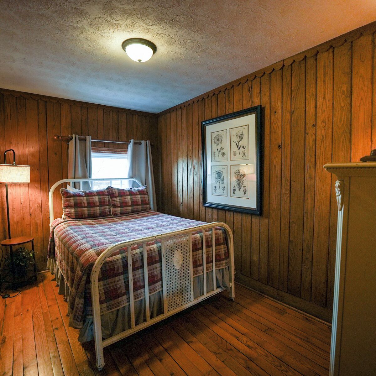 2 多间卧室、上网接入、床单