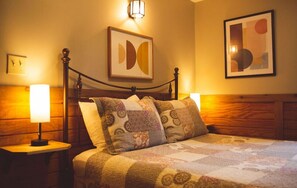 2 bedrooms, internet, bed sheets