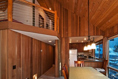 Alpine Darling By Tahoe Getaways - Hot Tub- Dog OK- Ski Shuttle