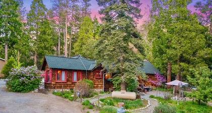 Viehättävä 1937 Vintage Cottage 2 makuuhuonetta / kylpyjä, (vuodepaikkoja 4) kävellä kaupunkiin / puro