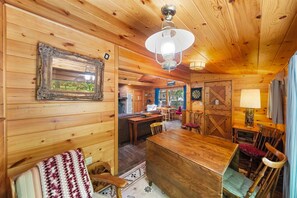 Interior - Tranquil "Lazy Bear Cabin"of Fern Valley with Spa! (Idyllwild)
