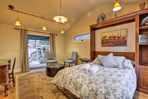 1 bedroom, desk, Internet, bed sheets