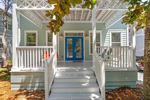 Unclassified image, 4 of 50, button