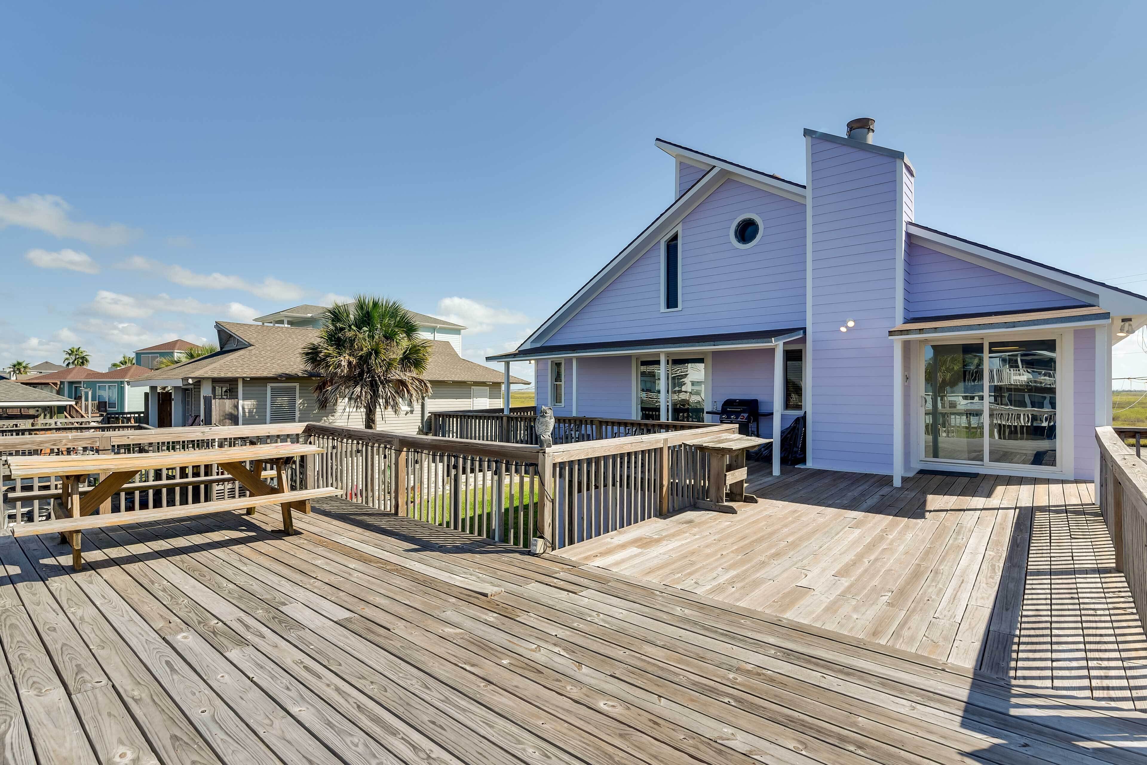 Canal-Front Galveston Home: Fishing On-Site!