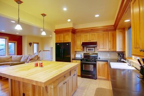 Tons of Counter Space in the Little Moon Retreat Kitchen