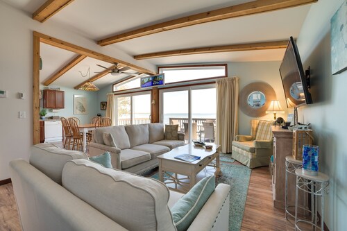 St. Ignace Cottage w/ Deck & Beach on Lake Huron!