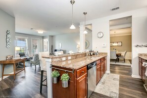 Interior - Lakeview Deluxe condo Prefect for Long stays & to Relax while Working away (Orlando)