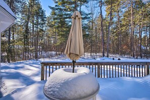 Property grounds - Charming Retreat ~ 1 Mi to Ossipee Lake Marina! (Center Ossipee)
