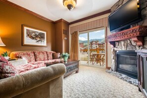 TV, fireplace, video games, DVD player - *FREE SKI RENTAL* Ski-In/Ski-Out Westgate – Hot Tubs, Pools, Free Ski Valet, Free Shuttle (Park City)