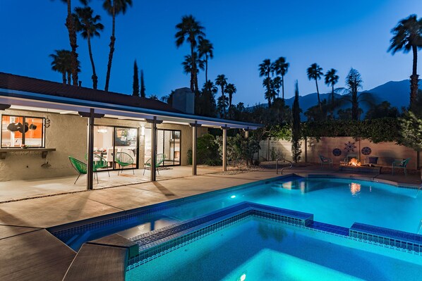 A heated pool - Andiamo al Sole - Palm Springs Luxury Retreat (Palm Springs)