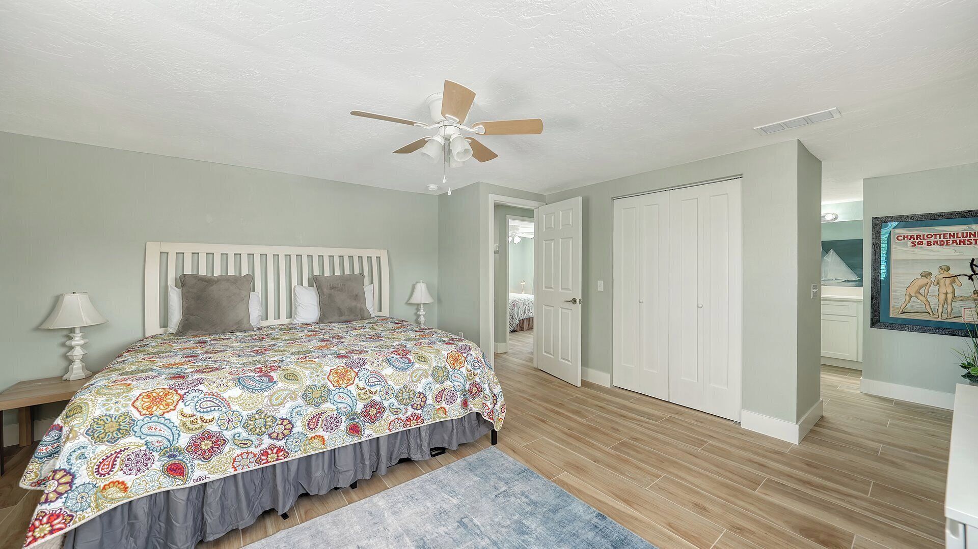 4 bedrooms, iron/ironing board, WiFi, bed sheets