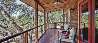 Upscale Luxury Cabin! Has it all Hot tub, Fireplace, Gorgeous Views!!!