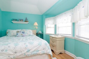 3 habitaciones, tabla de planchar con plancha, wifi y ropa de cama 