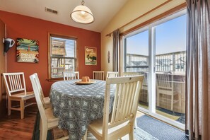 Dining - KD1105- 1 Block to Beach- 5 BRs, Private Pool, Hot Tub, and Dog Friendly! (Kill Devil Hills)