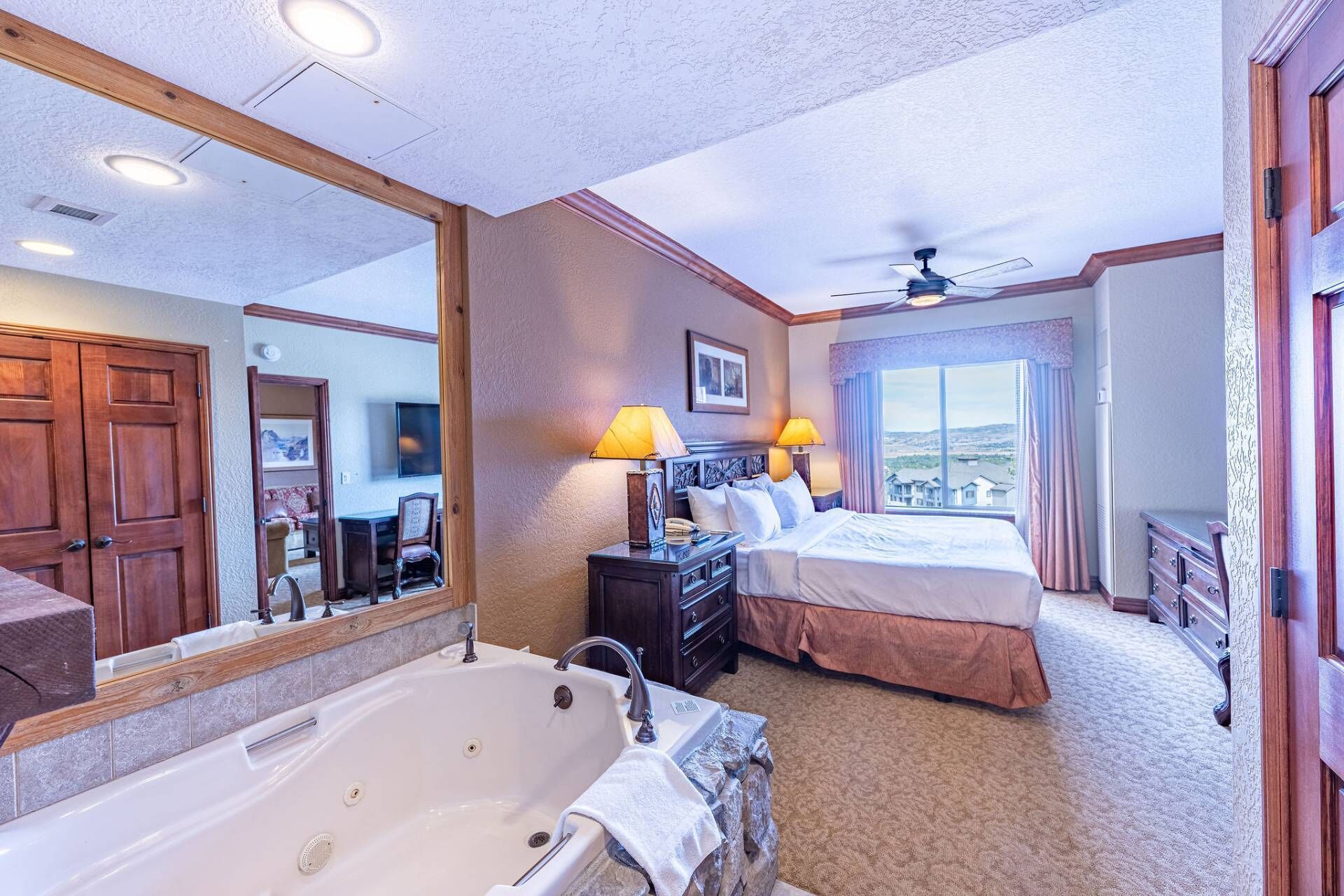 4 bedrooms, in-room safe, iron/ironing board, free WiFi