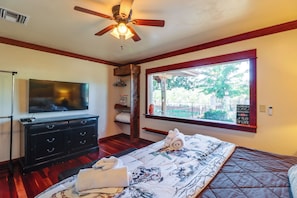 1 bedroom, iron/ironing board, Internet, bed sheets - Shared Hot Tub + Fire Pit: Tucson Casita By Hiking (Tucson)
