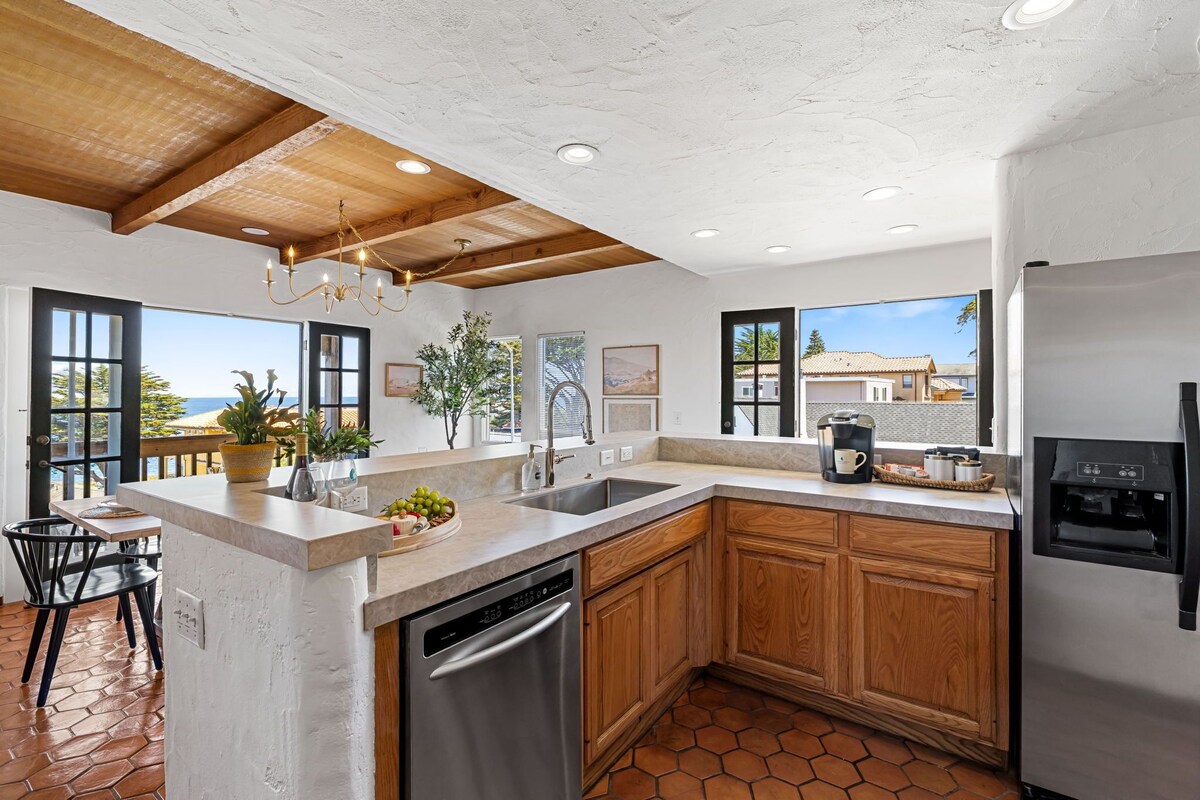Photo 3 of 3263 Villa by the Sea ~ Newly Remodeled, Bay View