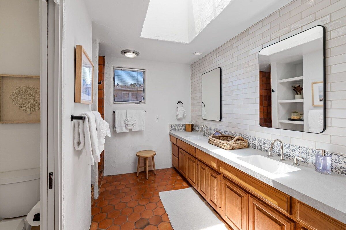 Photo 26 of 3263 Villa by the Sea ~ Newly Remodeled, Bay View