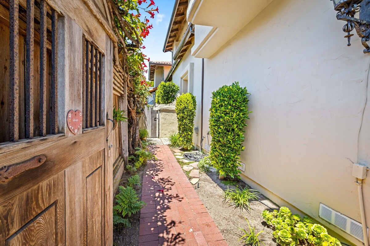 Photo 6 of 3263 Villa by the Sea ~ Newly Remodeled, Bay View