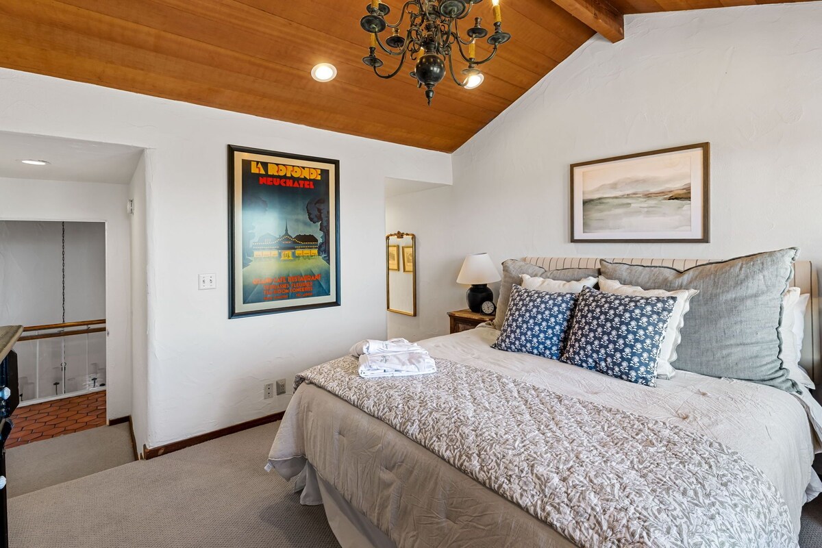 Photo 24 of 3263 Villa by the Sea ~ Newly Remodeled, Bay View
