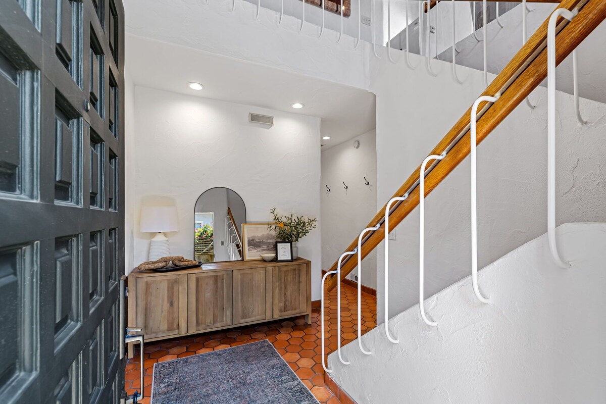 Photo 7 of 3263 Villa by the Sea ~ Newly Remodeled, Bay View