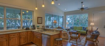 Adventurers Paradise, Handicap Friendly, Private Dock, Private Beach Access, Single Level Cottage ~ Camp Palms @ Indian Pass