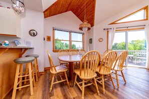 Dining - Keepsake - Corolla, Whalehead, 435 Yds to Beach, Pool w/Kiddie Pool, Hot Tub, Pets OK, Flex Stays (Corolla)