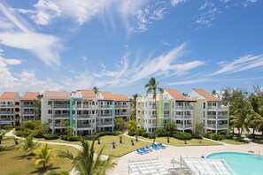 Pool - Playa Turquesa K403LO_200Mbps_Private Beach Access (Bavaro-Punta Cana)