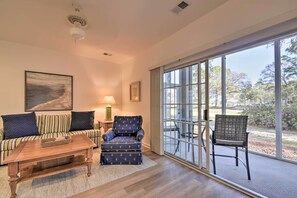 TV - Sunset Beach Retreat - Monthly Rentals Welcome! (Sunset Beach)