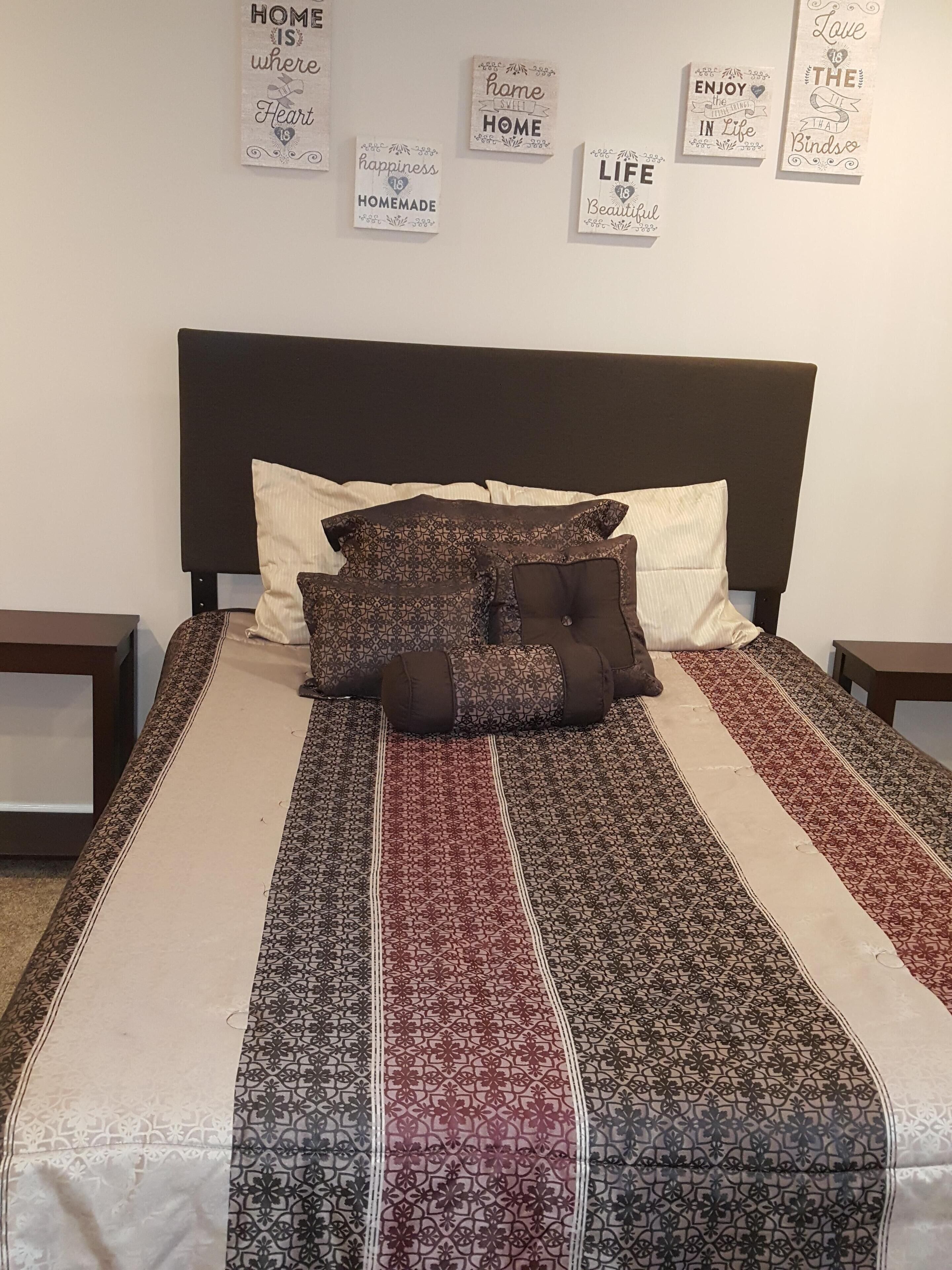 5 chambres, fer et planche à repasser, accès au Wi-Fi (inclus)