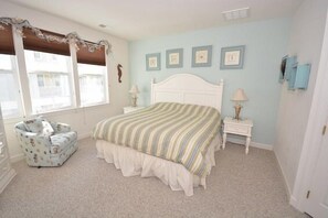 5 bedrooms, WiFi, bed sheets