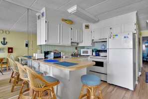 Microwave, dishwasher