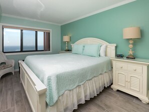 2 bedrooms, iron/ironing board, internet