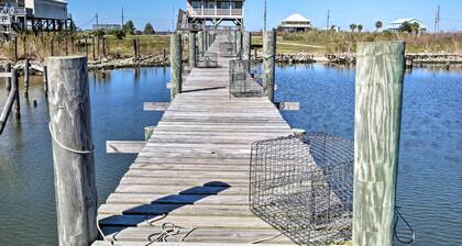 Waterfront New Orleans Home w/ Private Dock & Pier