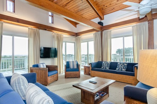 Spacious home w ocean views from wraparound porch