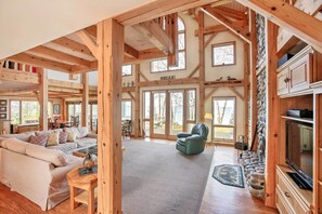 TV, fireplace, DVD player, table football - Gorgeous Charlevoix Home on Lake Michigan! (Charlevoix)