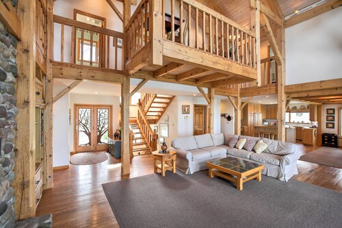 Gorgeous Charlevoix Home on Lake Michigan!