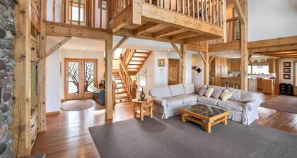 Gorgeous Charlevoix Home on Lake Michigan!