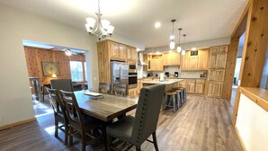 Dining - Greenway Crossing @ Spring Brook Resort (Wisconsin Dells)