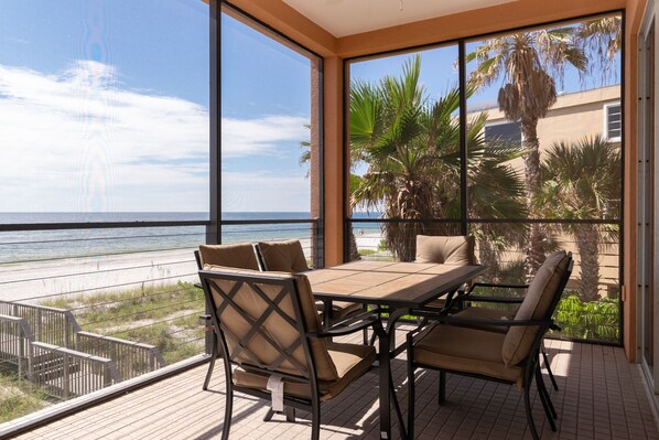 تناول الطعام بالخارج