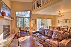 TV, fireplace, books, music library - Walk to Lifts! Chimney Ridge Townhome w/ Hot Tub (Breckenridge)