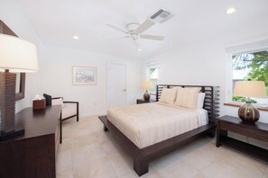 4 室のベッドルーム、セーフティボックス (室内)、アイロン / アイロン台、WiFi